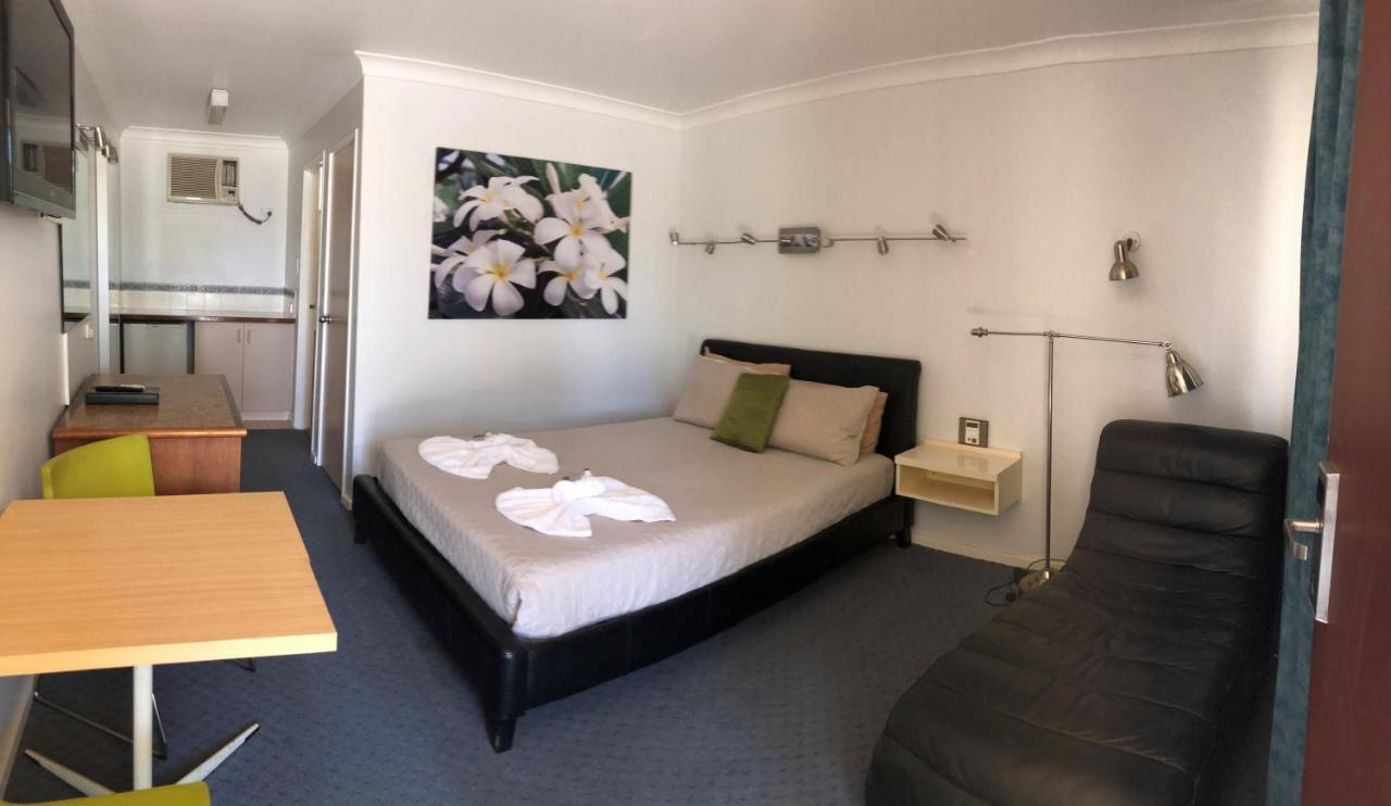 Carnarvon Gateway Motel Екстериор снимка